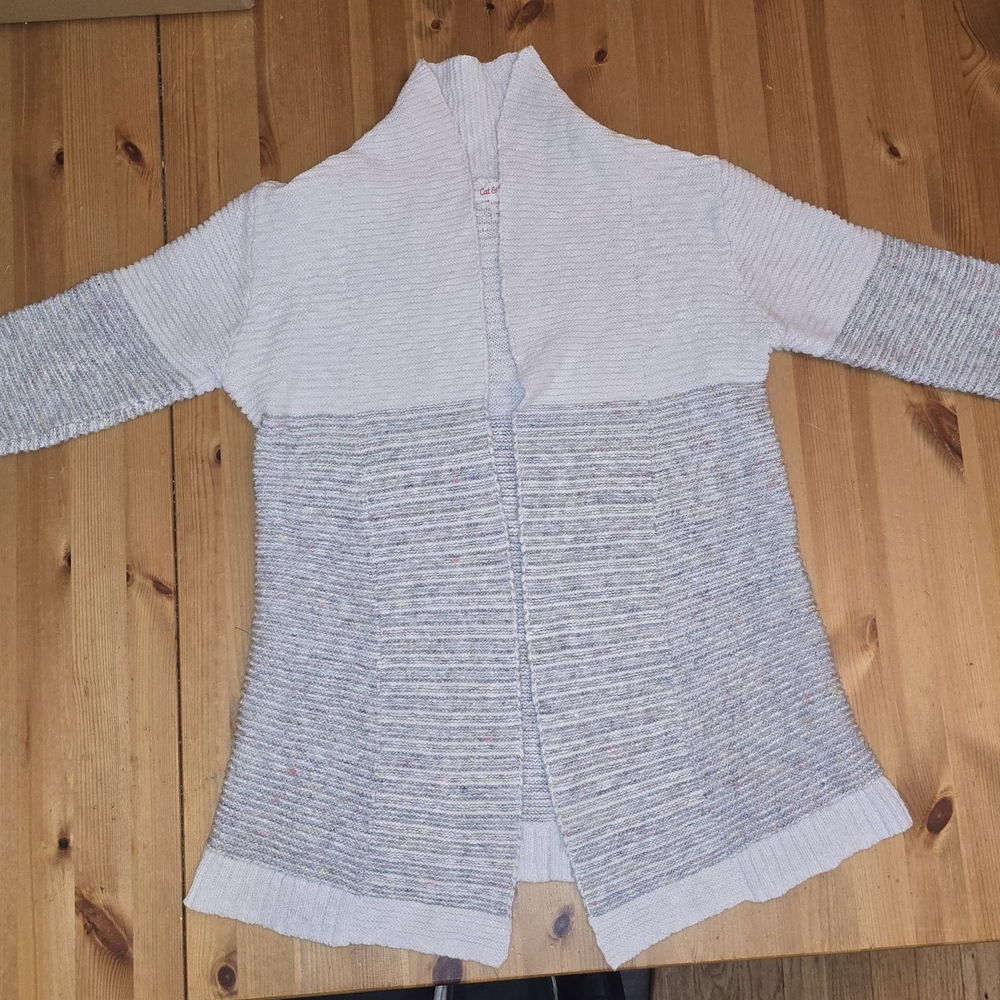 Cat & Jack Kids L10/12 Light Gray and White Cardigan